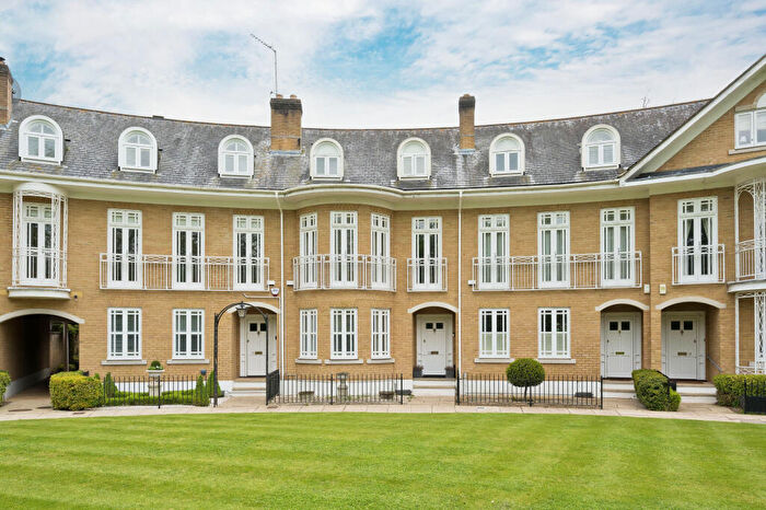 4 Bedroom Terraced House To Rent In Lakeside Grange, Weybridge, Surrey, KT13