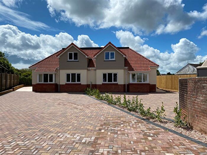 4 Bedroom Semi-Detached House To Rent In Mead Lane, Preston, Paignton, TQ3