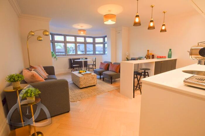 2 Bedroom Flat To Rent In Chatsworth Road, Mapesbury, London, NW2