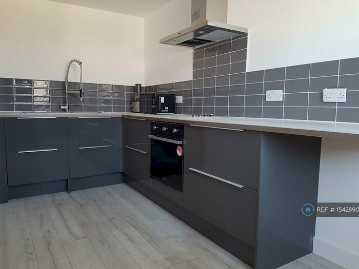 1 Bedroom Flat To Rent In Clare Road, Cardiff, CF11