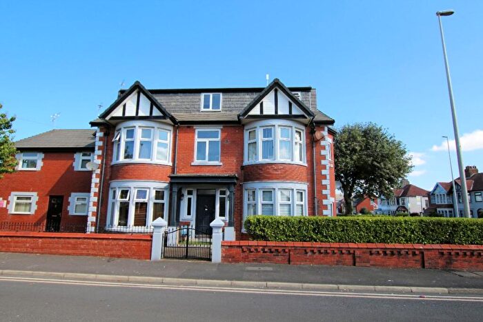 2 Bedroom Flat To Rent In Flat, Ingle Nook, Baron Road, Blackpool, FY1