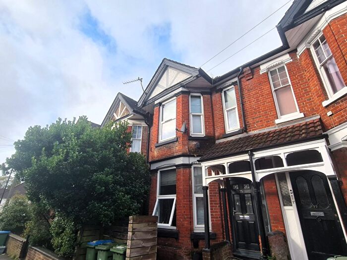 2 Bedroom Flat To Rent In Tennyson Road, Southampton, Hampshire, SO17