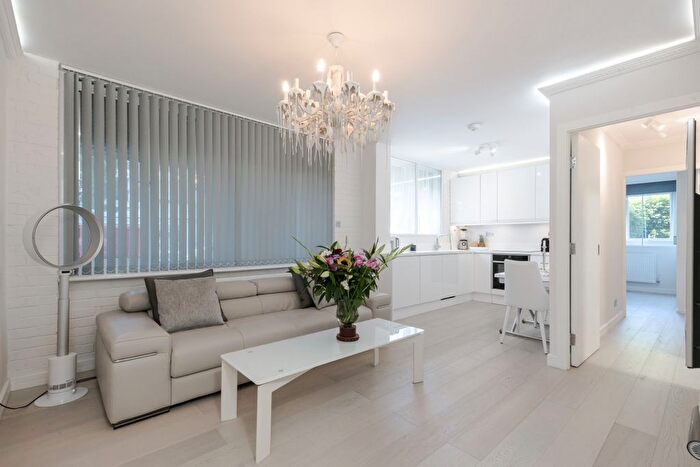 1 Bedroom Flat For Sale In Notting Hill Gate, London, W11