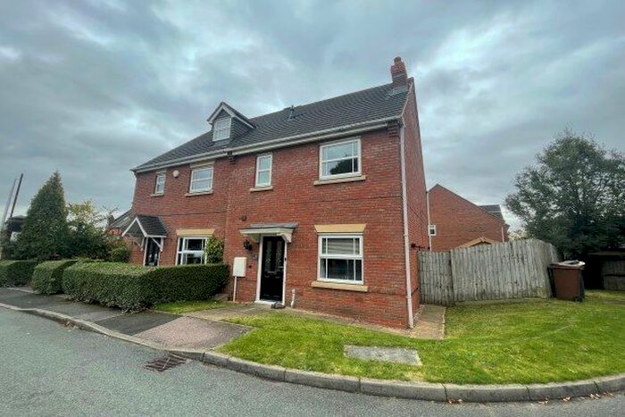 3 Bedroom Property To Rent In Shaftsbury Drive, Burntwood, WS7