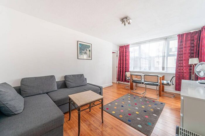1 Bedroom Flat To Rent In Kensington Church Street, Notting Hill Gate, London, W8
