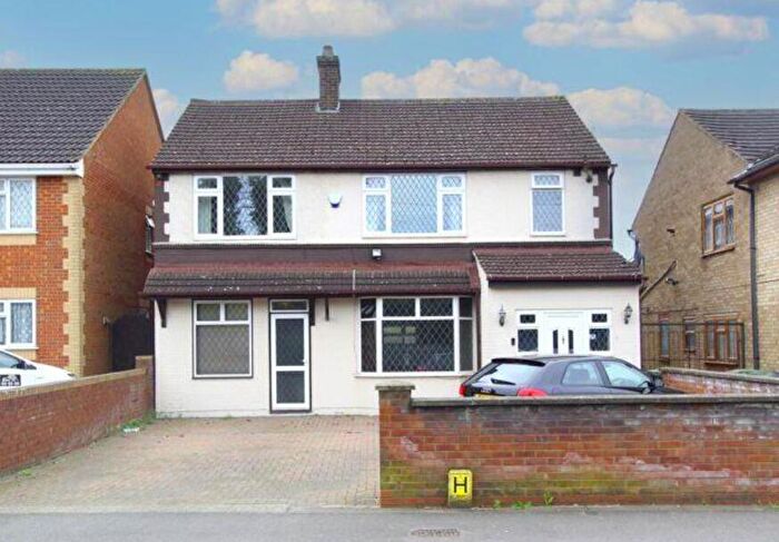 5 Bedroom Detached House To Rent In Field Way, Ruislip, Middlesex, HA4