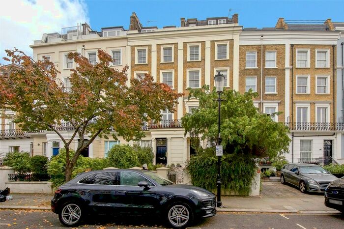 2 Bedroom Flat To Rent In Chepstow Crescent, London, W11