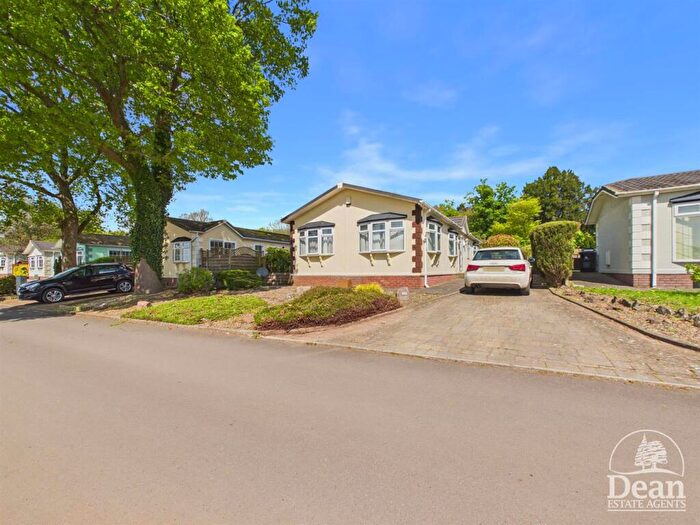 3 Bedroom Park Home For Sale In Clanna, Alvington, Lydney, GL15