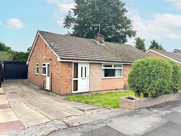 2 Bedroom Semi-Detached Bungalow For Sale In Heron Close, Knutsford, WA16