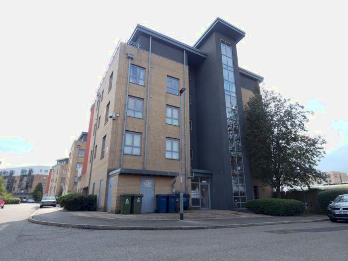 2 Bedroom Flat To Rent In Rustat Avenue, Cambridge, CB1