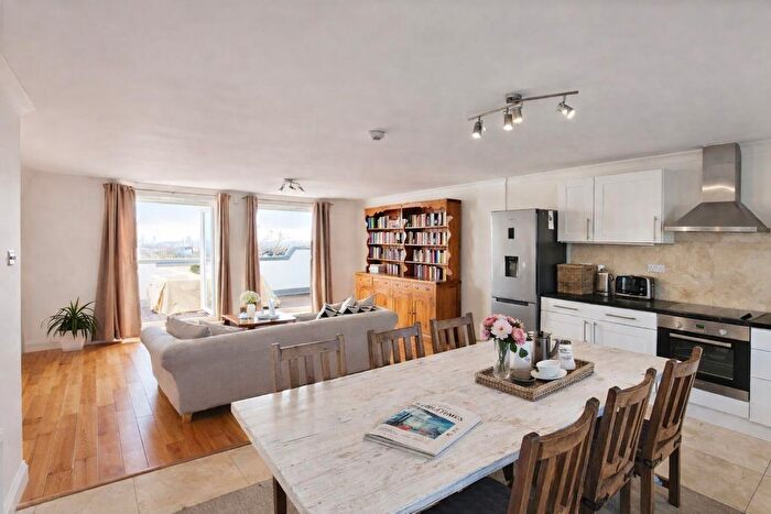 3 Bedroom Flat To Rent In England`S Lane, Belsize Park, NW3