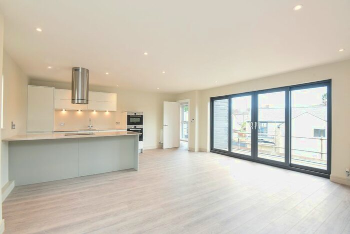 2 Bedroom Flat To Rent In Dark Lane, Witney, OX28