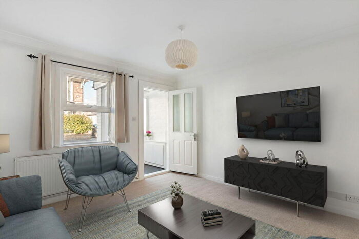 2 Bedroom Terraced House For Sale In Vernon Road, Sutton, SM1