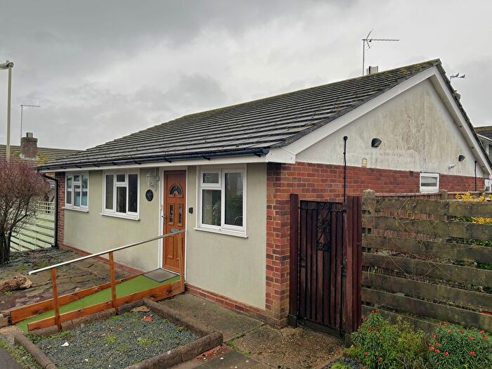 3 Bedroom Detached Bungalow For Sale In Jessop Walk, Southampton, SO45