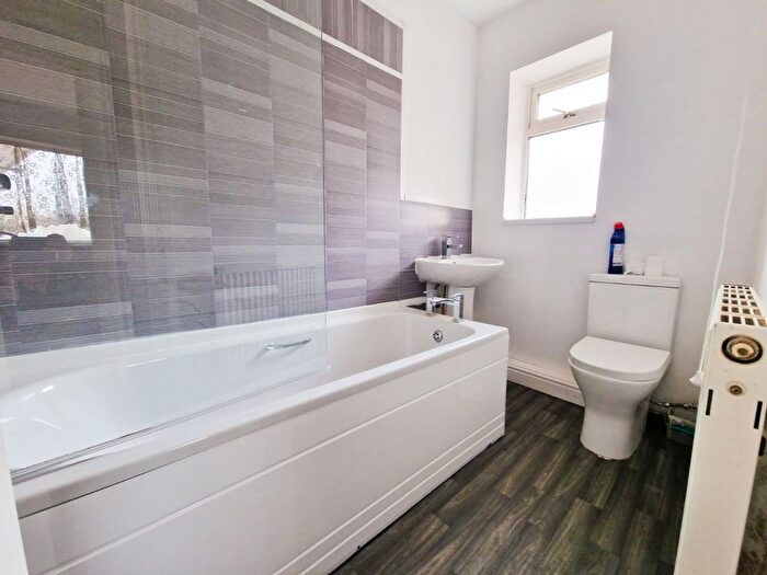 1 Bedroom Flat To Rent In St. Christophers Flats, Hall Flat Lane, Doncaster, DN4