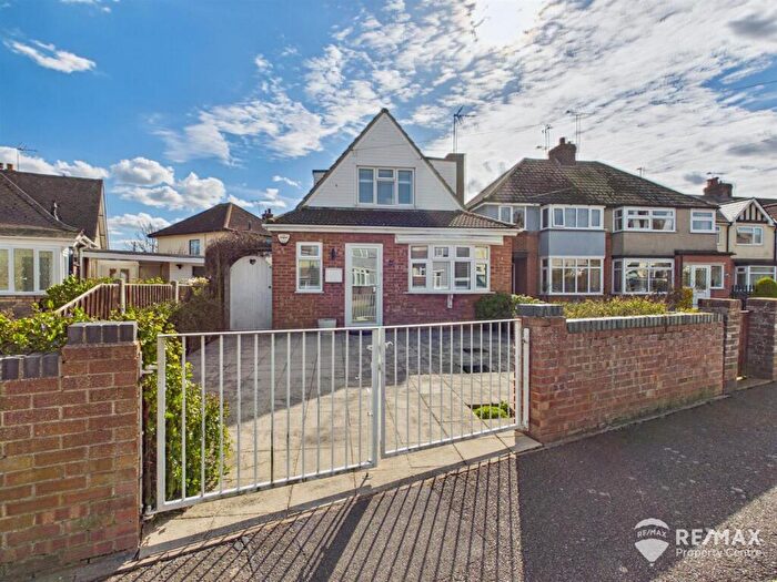 2 Bedroom Detached Bungalow For Sale In Mayflower Avenue, Harwich, CO12