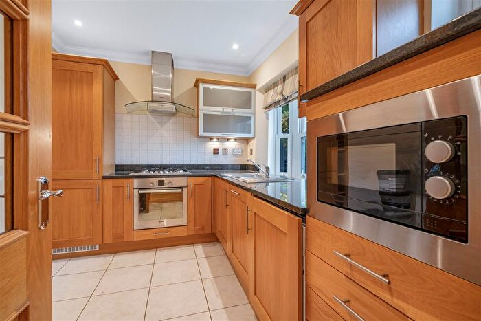 3 Bedroom Terraced House For Sale In Bowden Road, Sunninghill, SL5