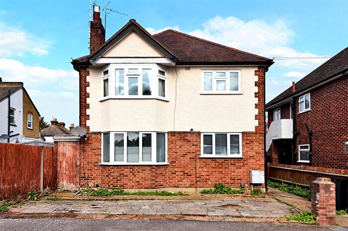 2 Bedroom Maisonette For Sale In Pyne Road, Surbiton, KT6