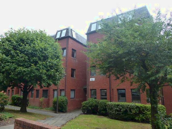 1 Bedroom Flat To Rent In Flat / At Crown Road South, G12