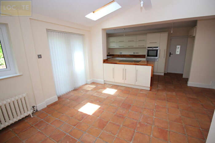 4 Bedroom Semi-Detached House To Rent In Roe Green, Worsley, Manchester, M28