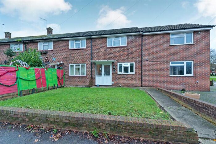 6 Bedroom Terraced House For Sale In Knight Avenue, Canterbury, CT2