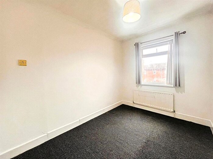 3 Bedroom Flat To Rent In Taylor Street, South Shields, NE33