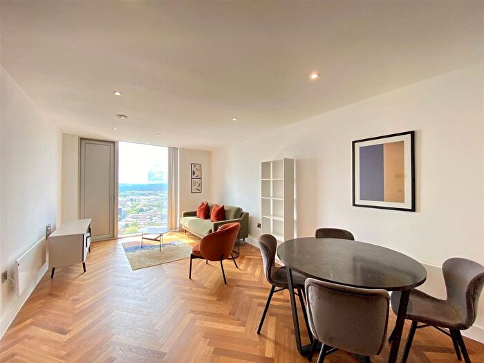 2 Bedroom Flat To Rent In Deansgate Square, Owen Street, Manchester, M15
