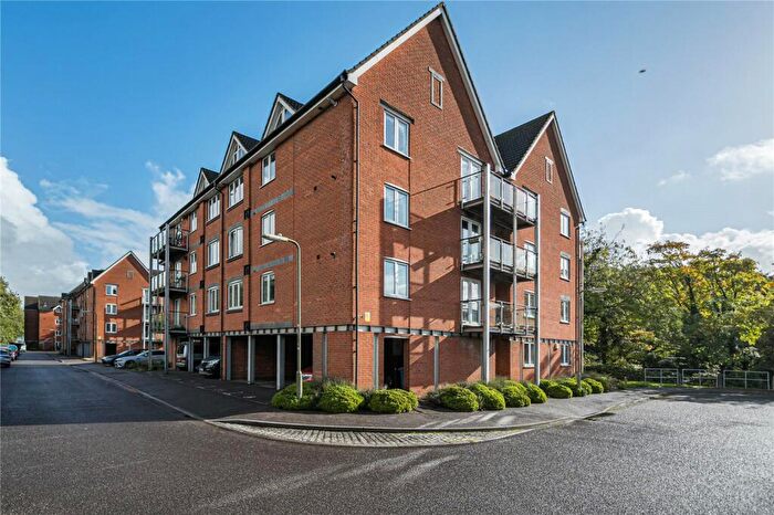 2 Bedroom Apartment For Sale In The Lamports, Alton, Hampshire, GU34