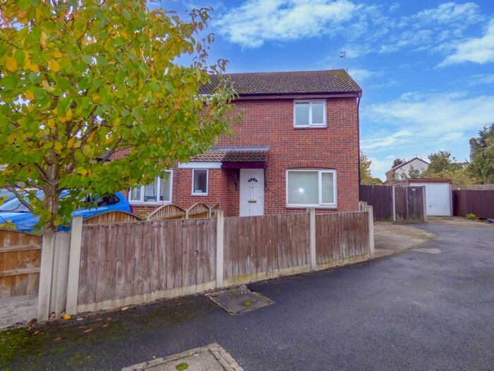 3 Bedroom Semi-Detached House To Rent In Kingsdale Close, Long Eaton, Nottingham, NG10