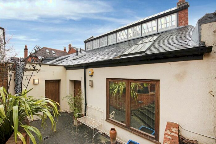 2 Bedroom Mews To Rent In Queen Street Mews, Henley-on-Thames, Oxfordshire, RG9