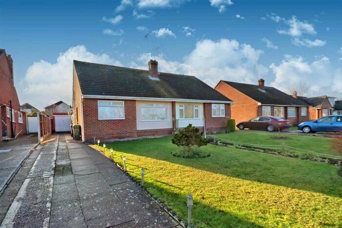 2 Bedroom Semi-Detached Bungalow For Sale In Brain Valley Avenue, Black Notley, Braintree CM77