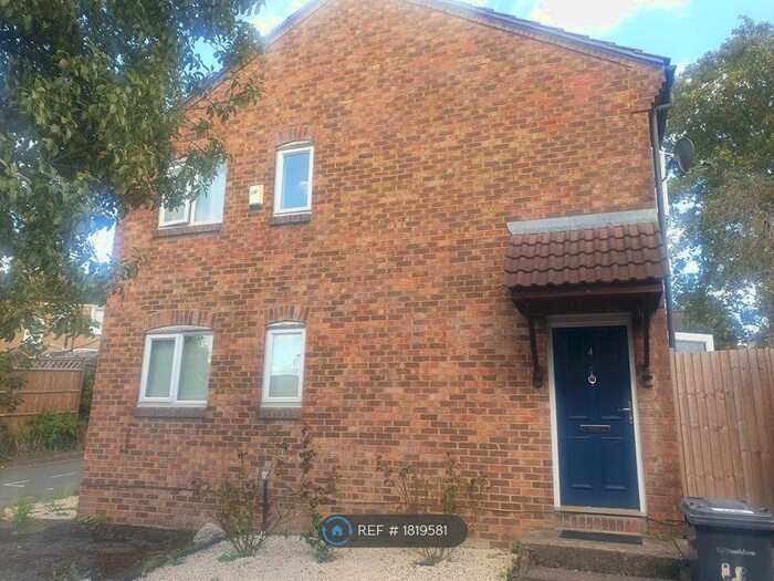1 Bedroom Semi-Detached House To Rent In Lara Close, London, SE13