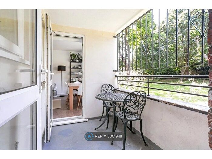 2 Bedroom Flat To Rent In Highbury New Park, London, N5