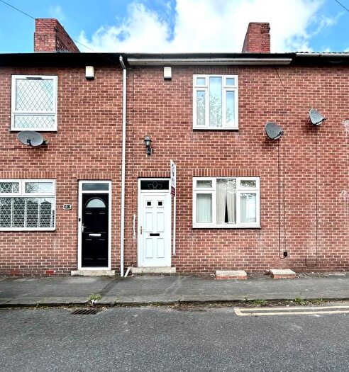 2 Bedroom Terraced House To Rent In Queen Street, Chapeltown, S63