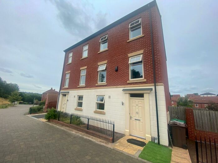 4 Bedroom House To Rent In Weaving Gardens, Nottingham, NG5
