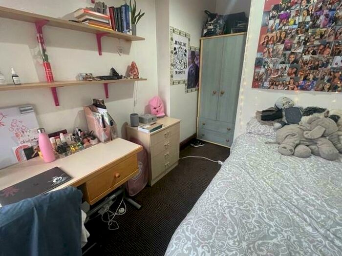 6 Bedroom Private Hall To Rent In Standish Road (), Fallowfield, Manchester, M14