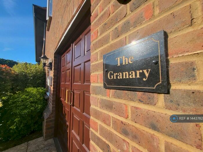 2 Bedroom Flat To Rent In Warren Farm, Little Horwood, Milton Keynes, MK17