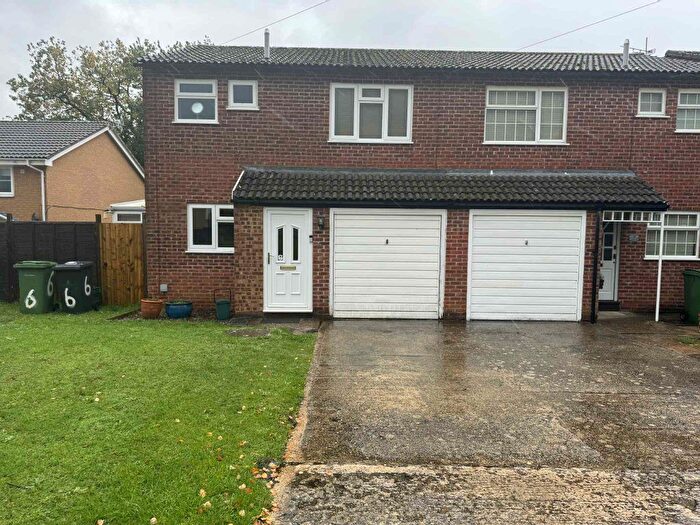3 Bedroom Semi-detached House To Rent In Coniston Close, Thatcham, RG19