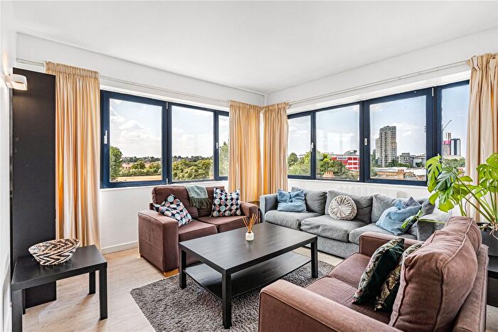 2 Bedroom Flat For Sale In Furmage Street, London, SW18