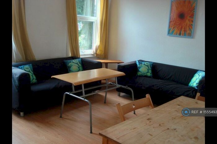 6 Bedroom Terraced House To Rent In Egerton Road, Manchester, M14