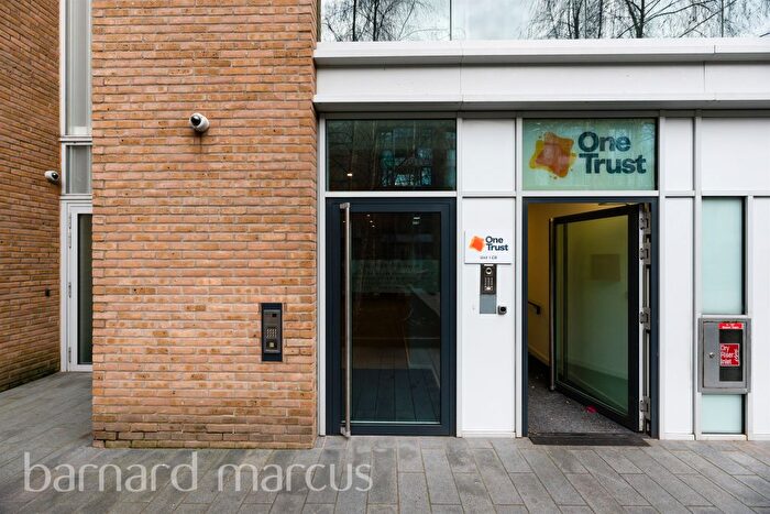 1 Bedroom Flat For Sale In Spectrum Way, Wandworth, London, SW18
