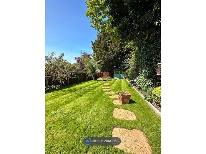 3 Bedroom End Of Terrace House To Rent In Woodfall Avenue, High Barnet, EN5