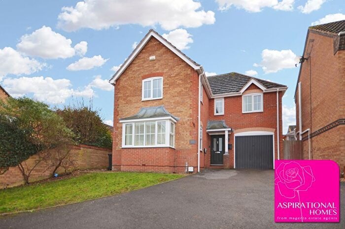 4 Bedroom Detached House For Sale In Keston Way, Raunds, Northamptonshire, NN9