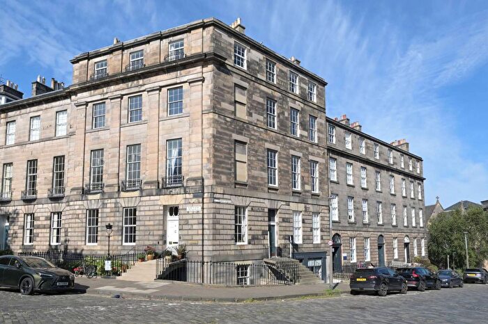 3 Bedroom Flat For Sale In St Vincent Street, New Town, Edinburgh, EH3