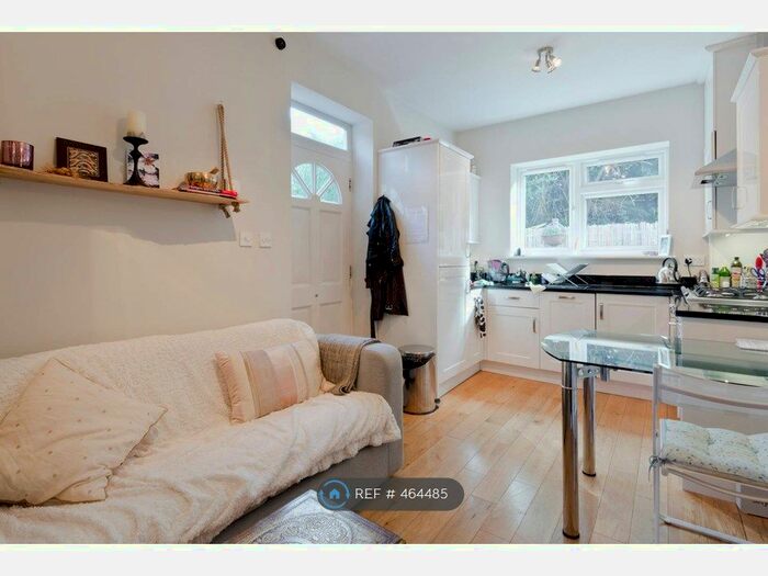 1 Bedroom Flat To Rent In Kilmorey Road, Twickenham, TW1