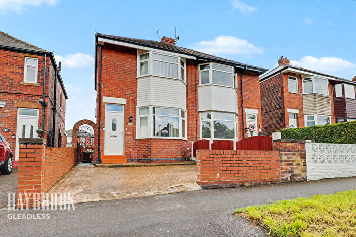 2 Bedroom Semi-Detached House For Sale In Handsworth Avenue, Sheffield, S9