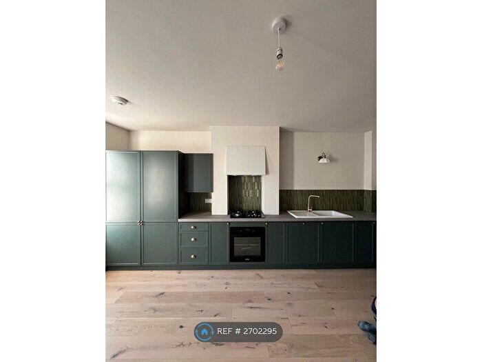 2 Bedroom Flat To Rent In Camden Road, Tunbridge Wells, TN1