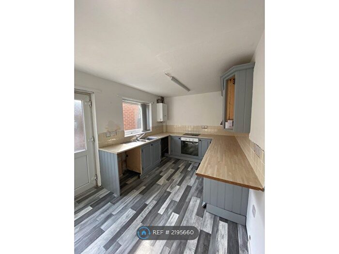 3 Bedroom Terraced House To Rent In Hogan Gardens, Nottingham, NG5