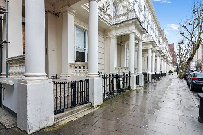 2 Bedroom Flat For Sale In Inverness Terrace, Bayswater, W2