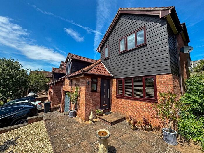 3 Bedroom House For Sale In Fraser Close, Worle, BS22
